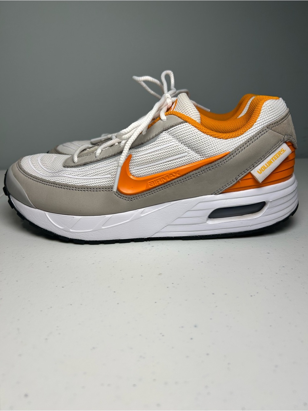 Nike Tennessee Volunteers Air Max Verse Orange White Sneakers M8 W9.5
